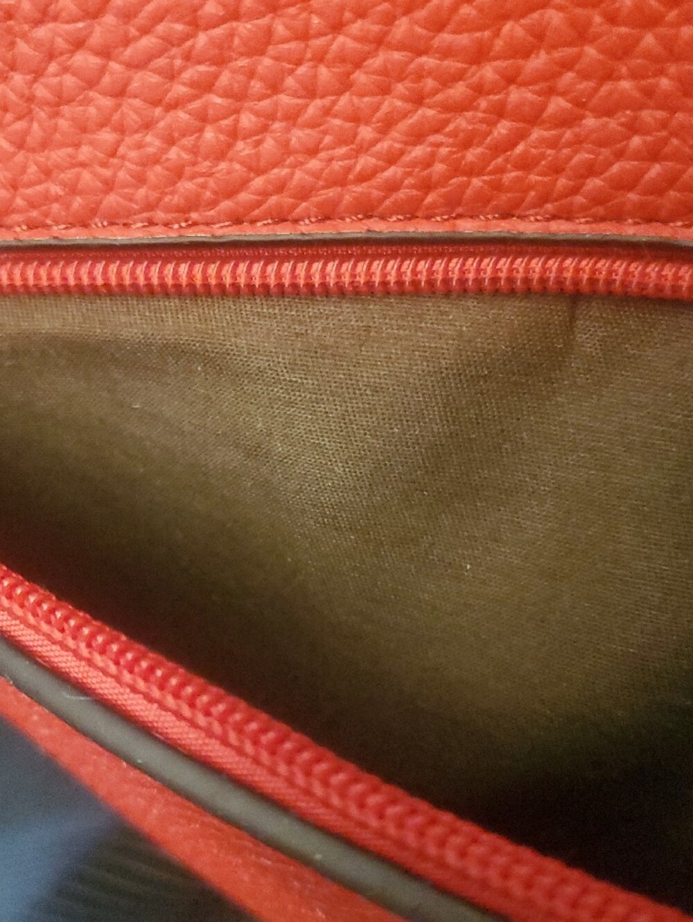 Red Tote Bag - Sleek Women's Shoulder Bag - Picture 4 of 10